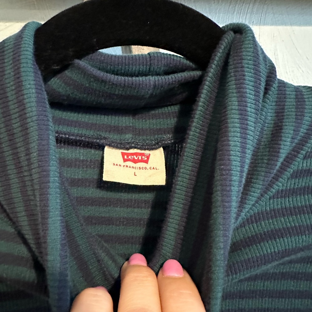 Turtle neck - Picture 2 of 2